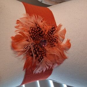 🐦‍🔥❤Beautiful Coral Stretchy Belt W/Feather Accents W/2 Snaps Closure Sz XL